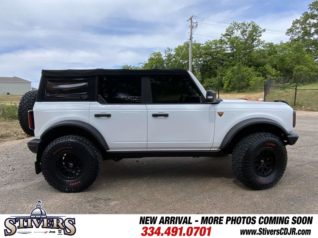 2022 Oxford White Ford Bronco Badlands 4X4 SUV