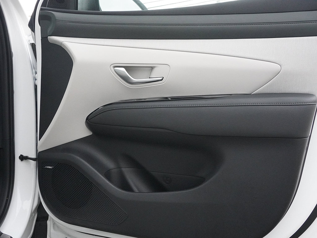 Used 2025 White Hyundai Limited image 27