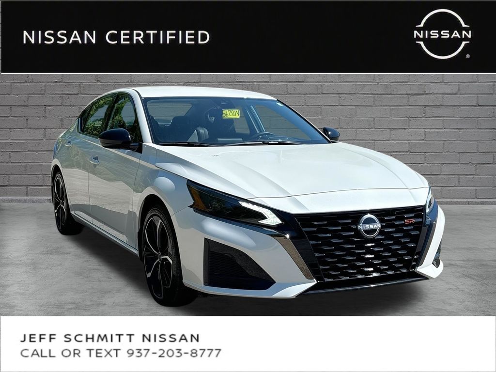 Pearl White Tricoat 2025 Nissan Altima Sedan Front-Wheel Drive Continuously Variable Transmission