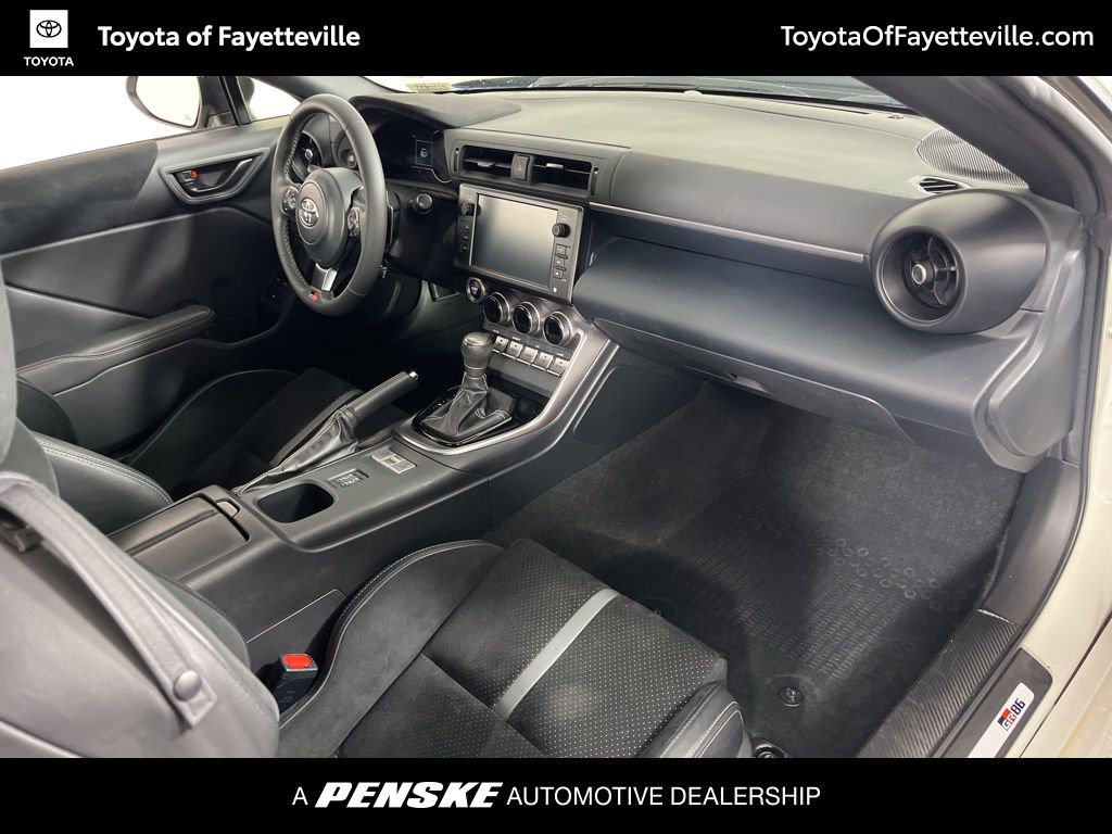 Thumbnail: 2022 Toyota GR86 - 4