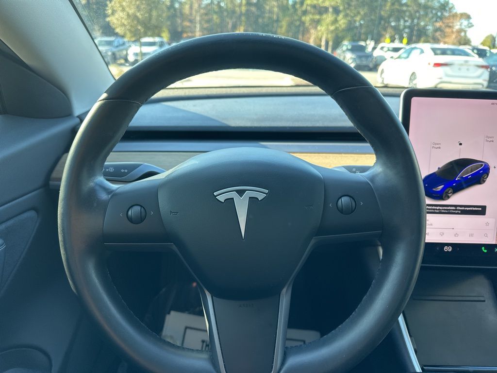 2018 Tesla Model 3 Mid Range 33