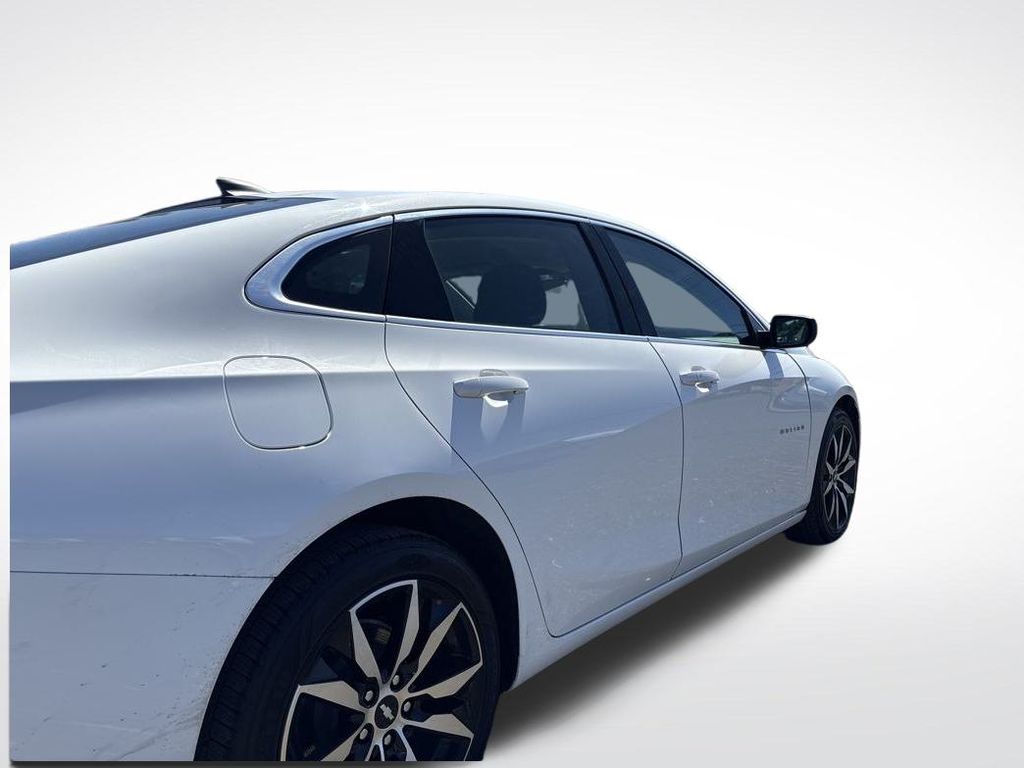 2019 Summit White Chevrolet Malibu RS FWD Sedan
