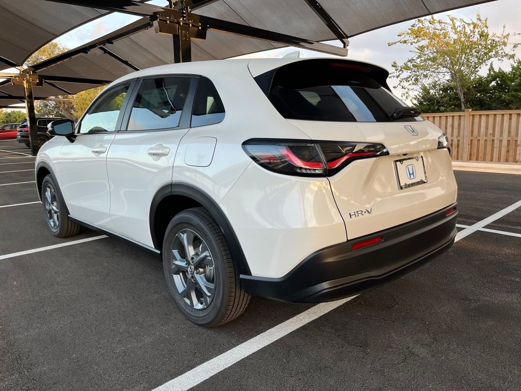 Thumbnail: 2027 Honda HR-V - 4
