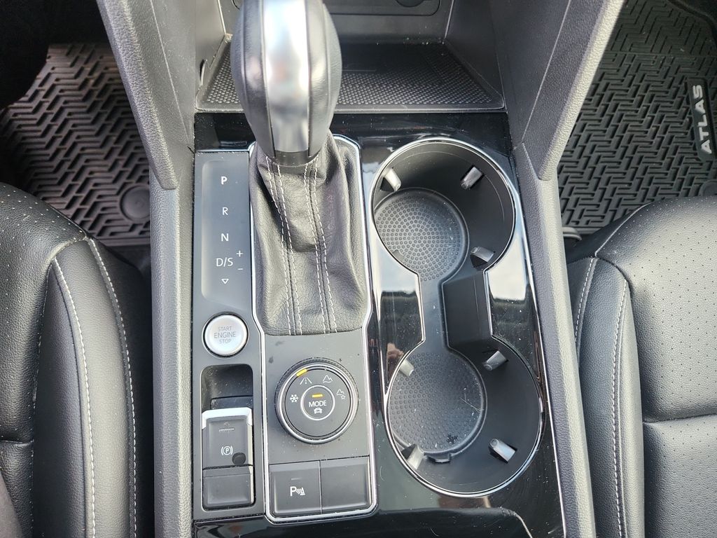 2022 Volkswagen Atlas 3.6L V6 SE w/Technology Silver at Subaru and VW of Moon Township