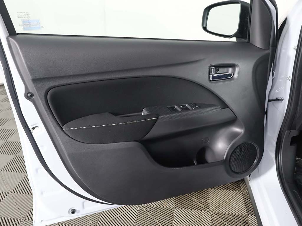 Used 2024 White Mitsubishi SE image 20