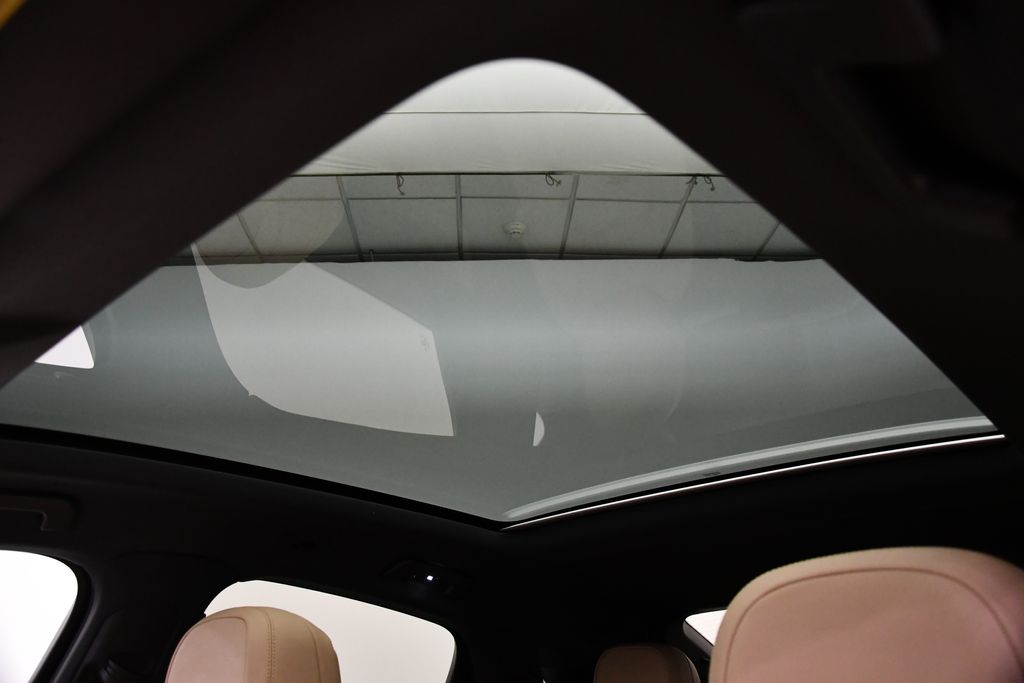 Thumbnail: 2025 Porsche  - 17