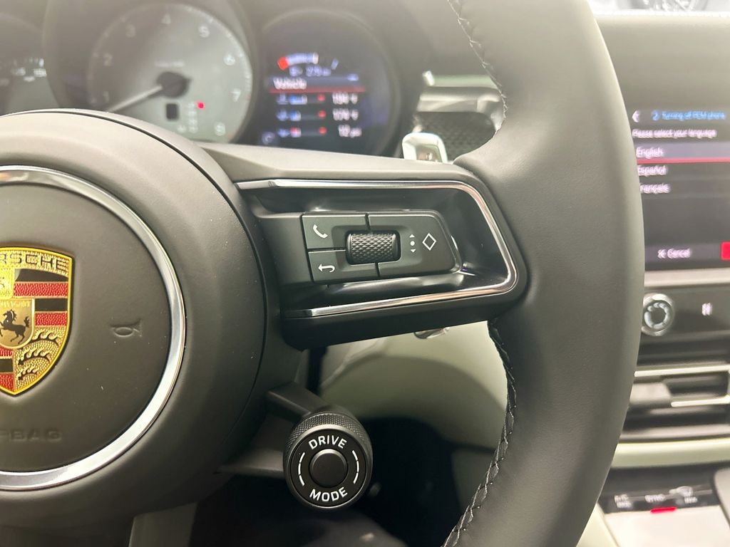 Thumbnail: 2026 Porsche Macan - 15