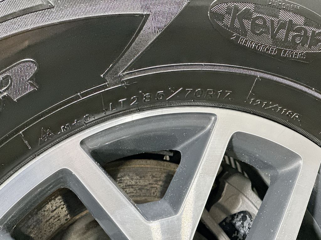 Used 2021 Beige GMC AT4 w/Cloth image 33