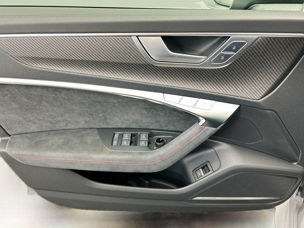 Thumbnail: 2026 Audi RS 6 - 23