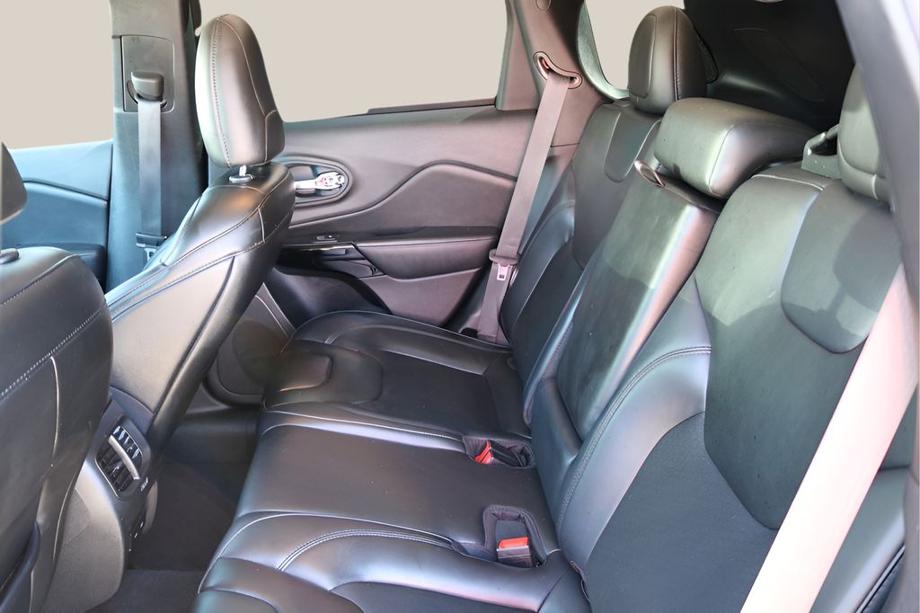 Used Car 2020 Jeep Cherokee  Altitude For Sale Under $20,000 In Austin, Texas