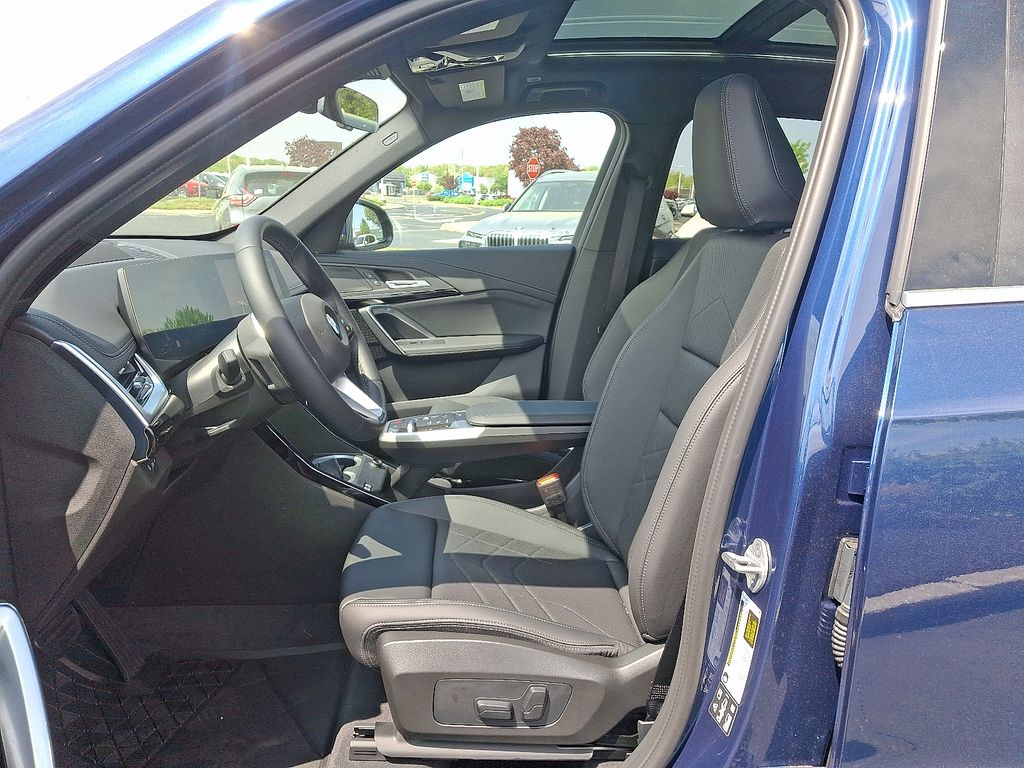 2025 BMW X1 xDrive28i 6