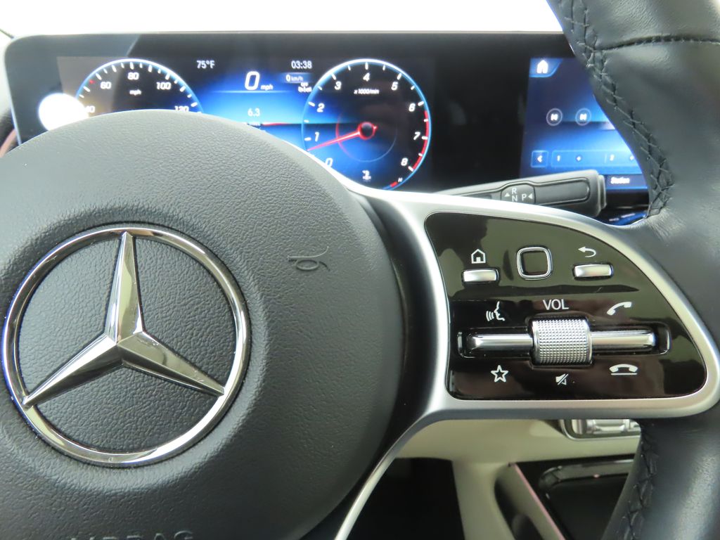 Thumbnail: 2023 Mercedes-Benz GLB - 12