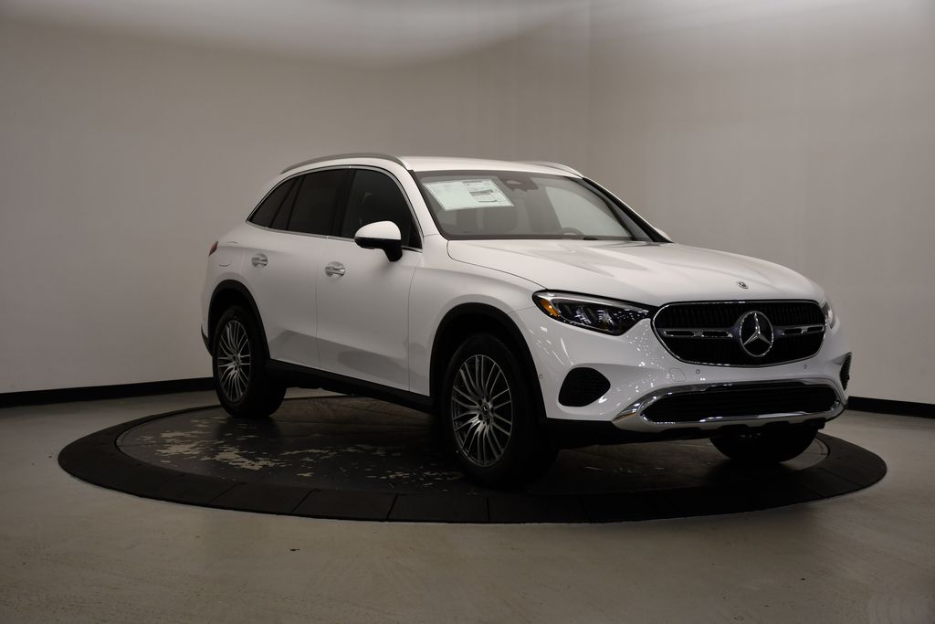 2025 Mercedes-Benz GLC 300 7