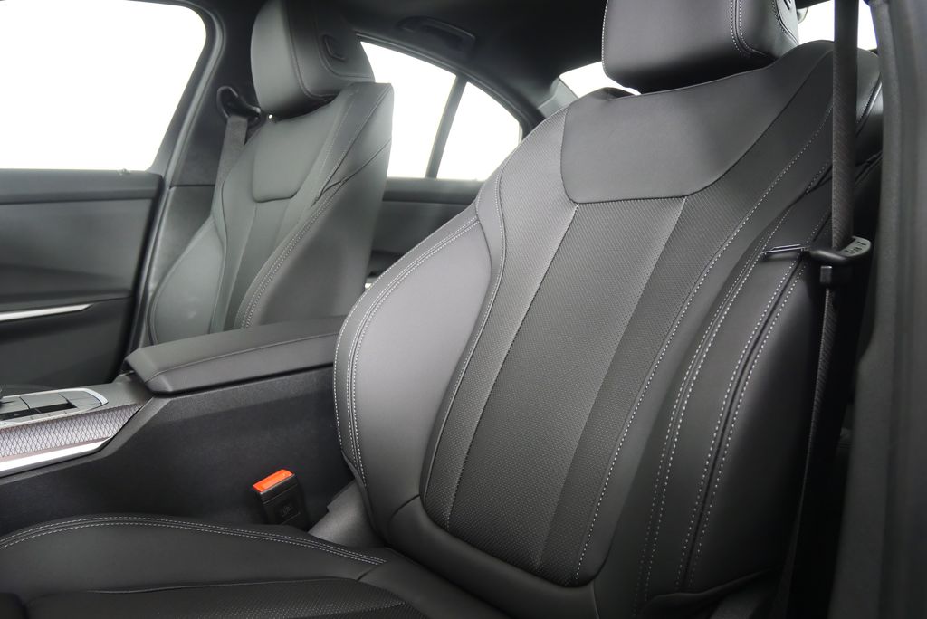 Thumbnail: 2026 BMW 3 Series - 11