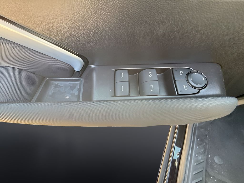 Used 2024 Black Chevrolet Z71 image 30