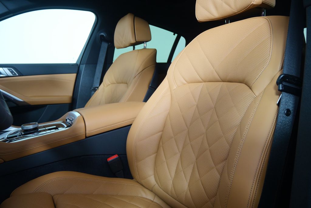 Thumbnail: 2026 BMW X6 - 10