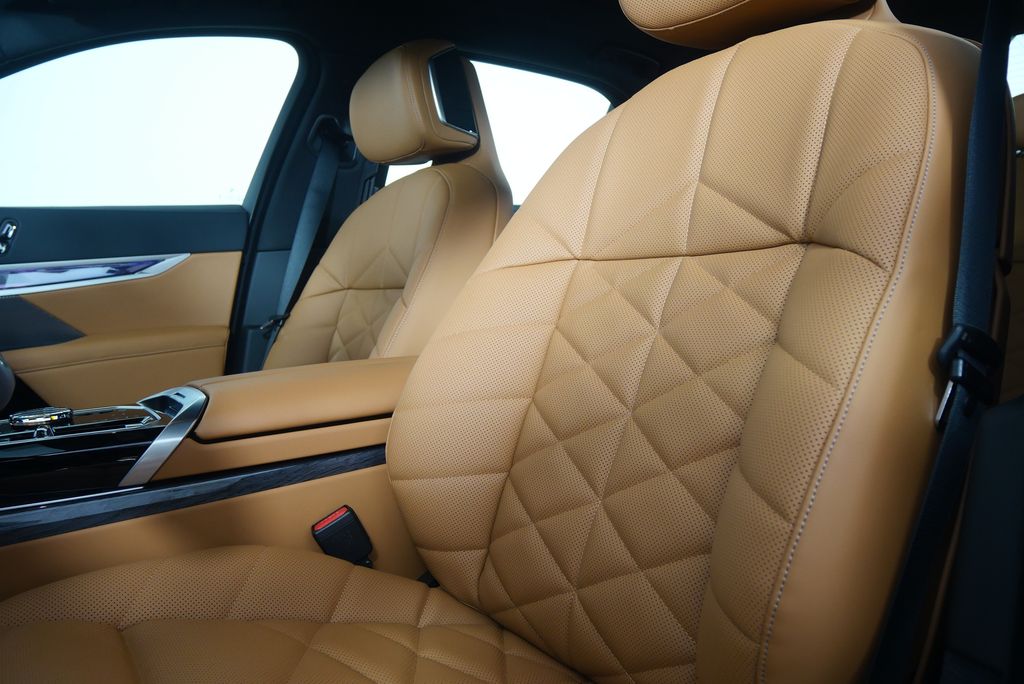 Thumbnail: 2026 BMW 7 Series - 11