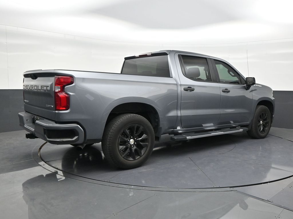 View vehicle photo 5