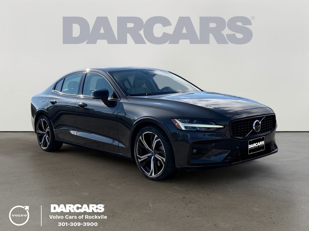 2023 Volvo S60 B5 Ultimate Dark Theme AWD