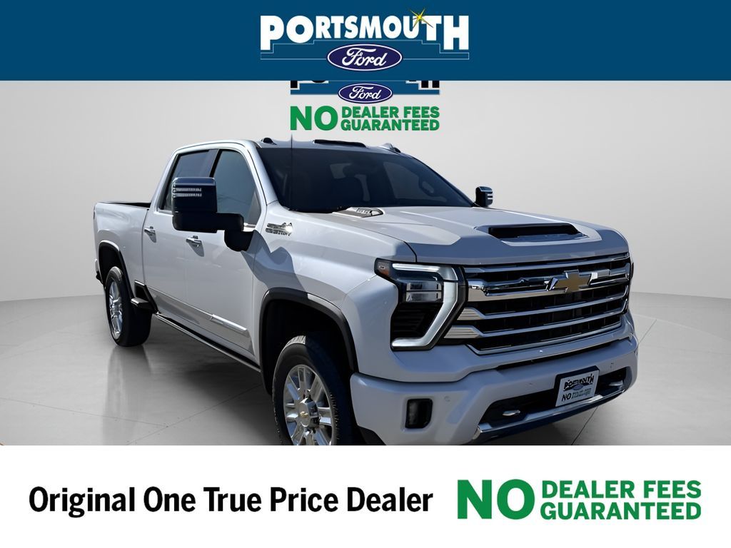 White (Iridescent Pearl Tricoat) 2024 Chevrolet Silverado 2500HD High Country Crew Cab 4WD Pickup Truck Four-Wheel Drive Automatic