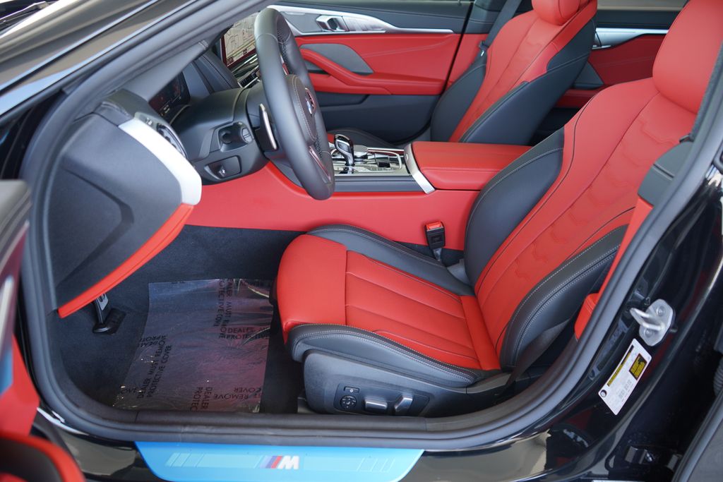 Thumbnail: 2026 BMW 8 Series - 11