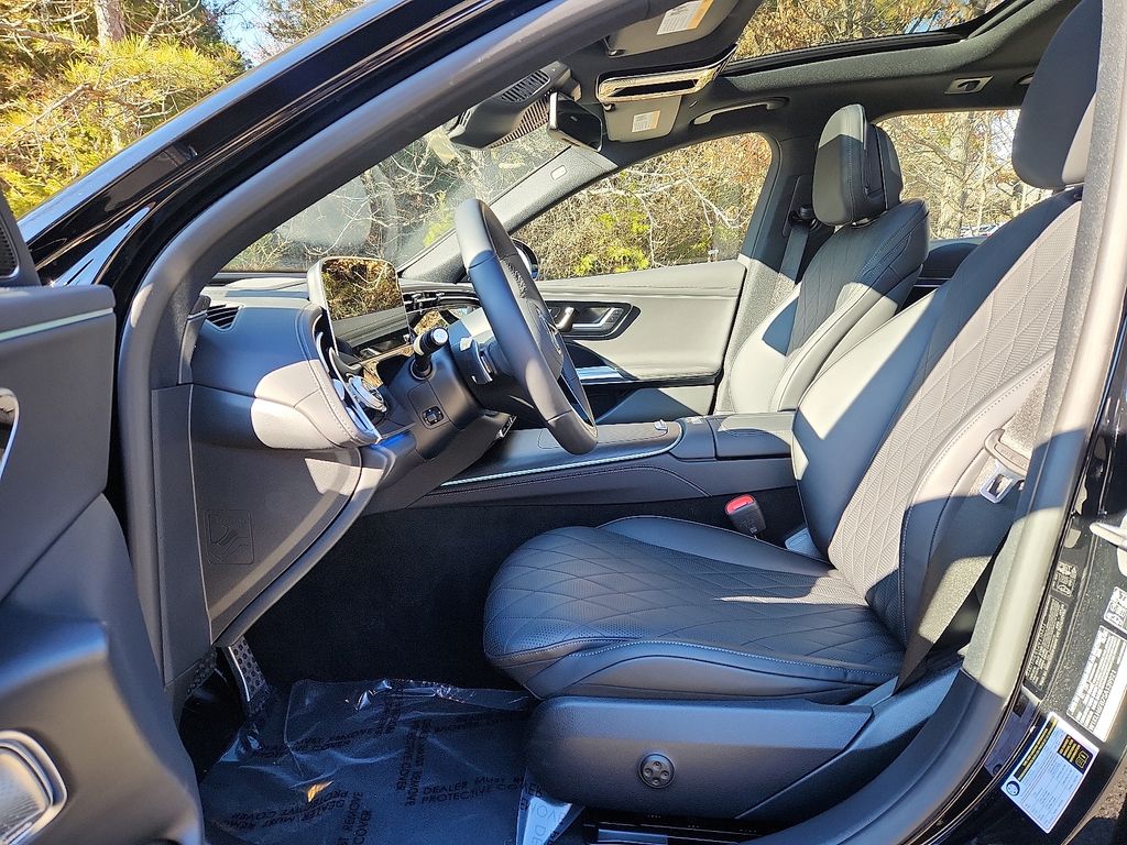 Thumbnail: 2025 Mercedes-Benz E-Class - 13