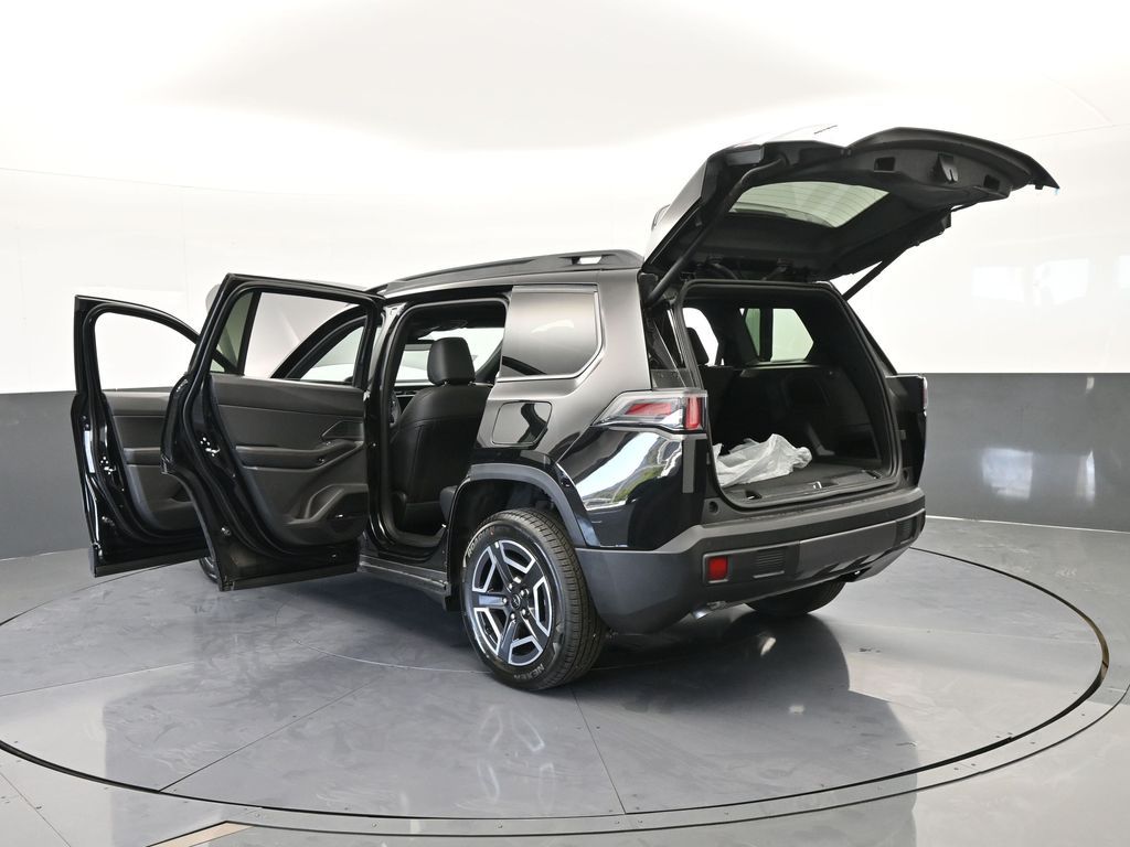 New 2026 diamond black crystal pearlcoat Jeep Limited image 71