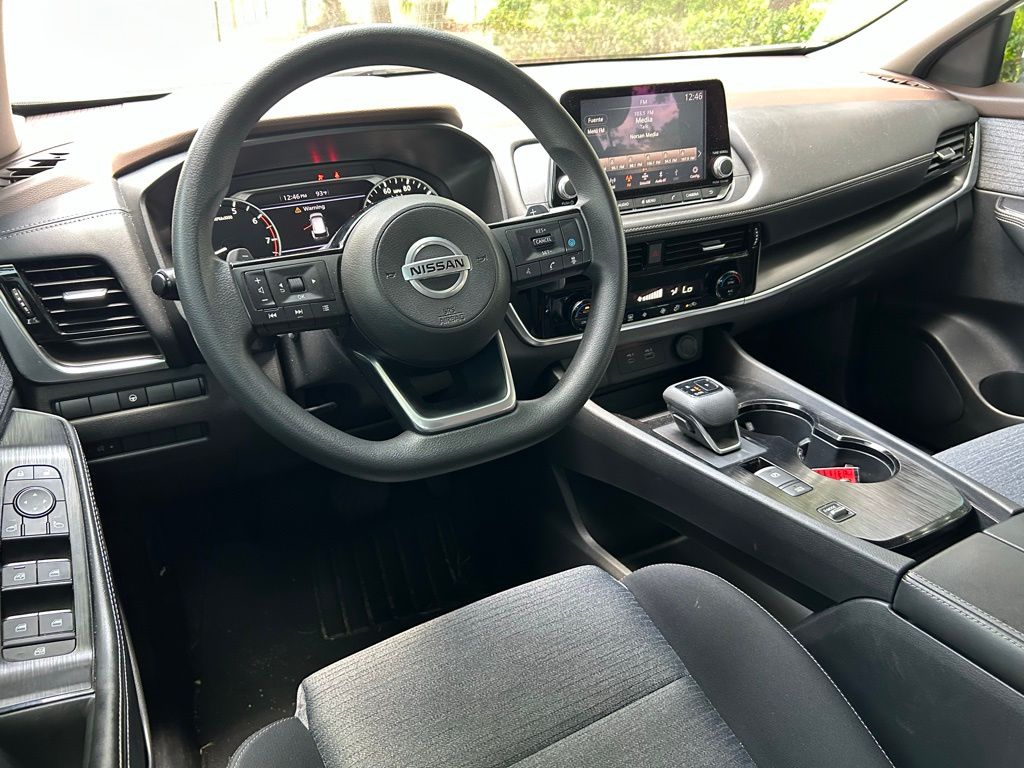 2021 Nissan Rogue SV 12