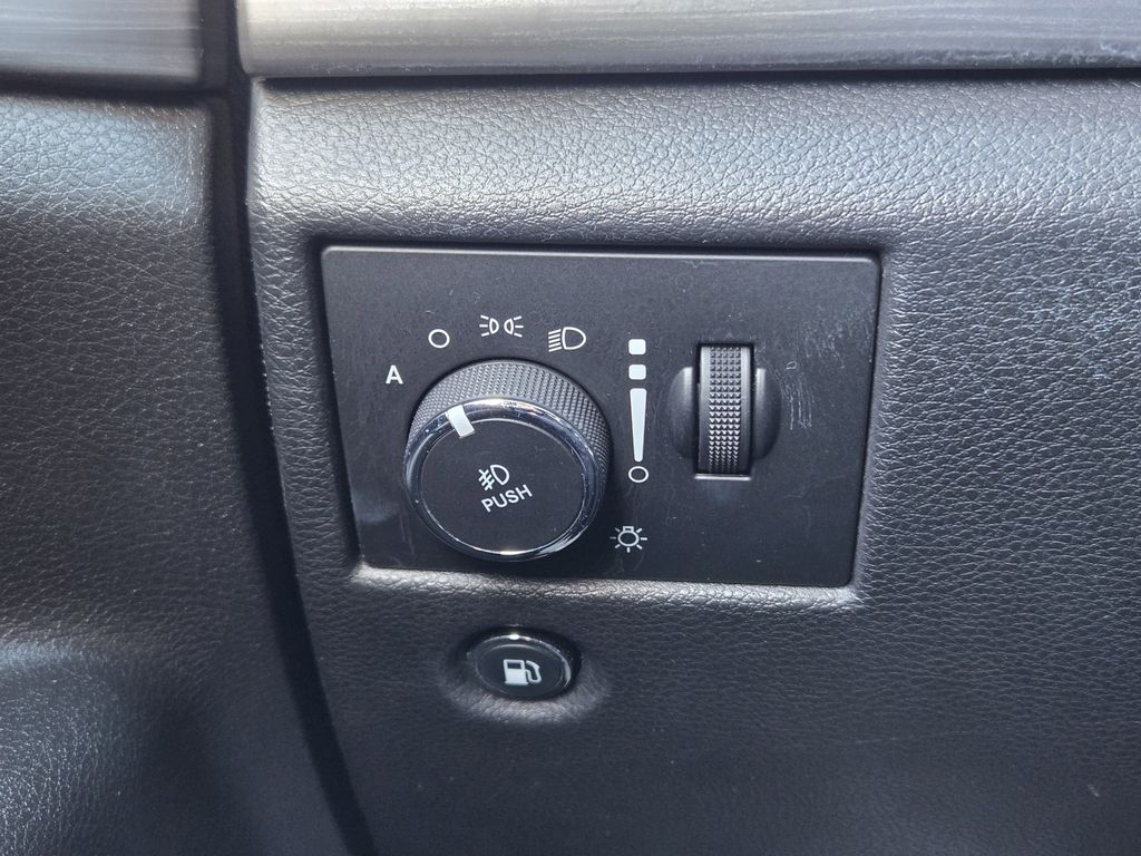 used 2021 Jeep Grand Cherokee car, priced at $18,481