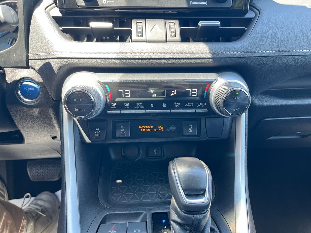 2022 Toyota RAV4 Hybrid XLE Premium photo