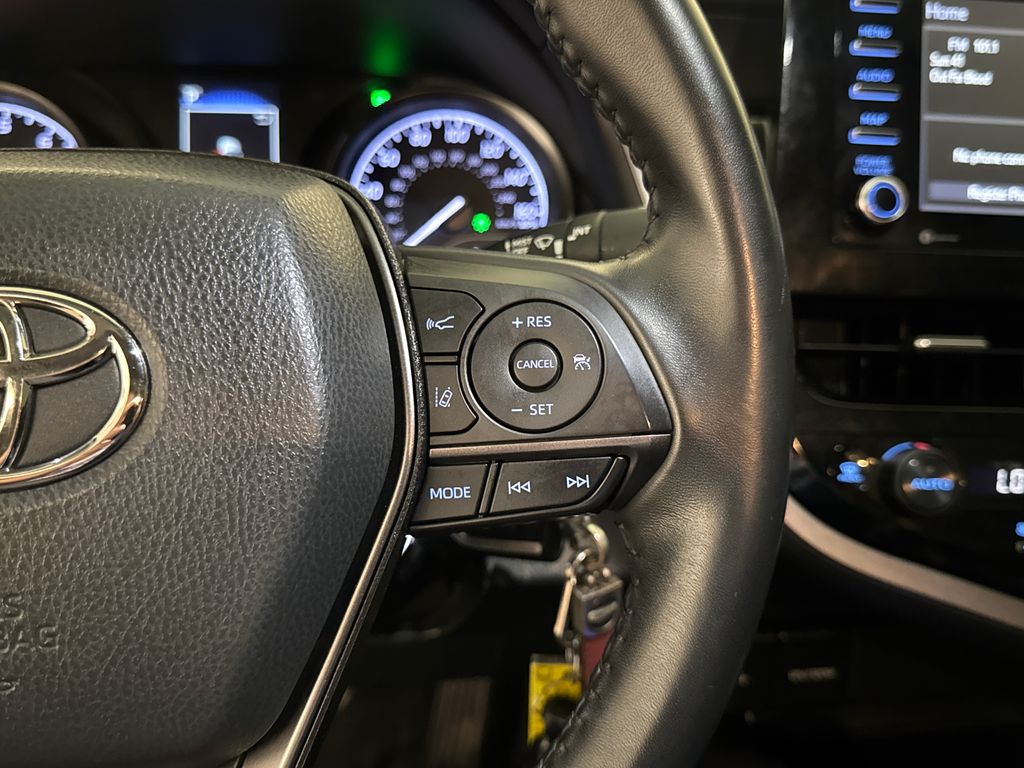 Certified Used 2022  Toyota SE image 21