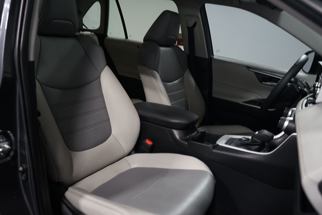 Thumbnail: 2022 Toyota RAV4 - 28