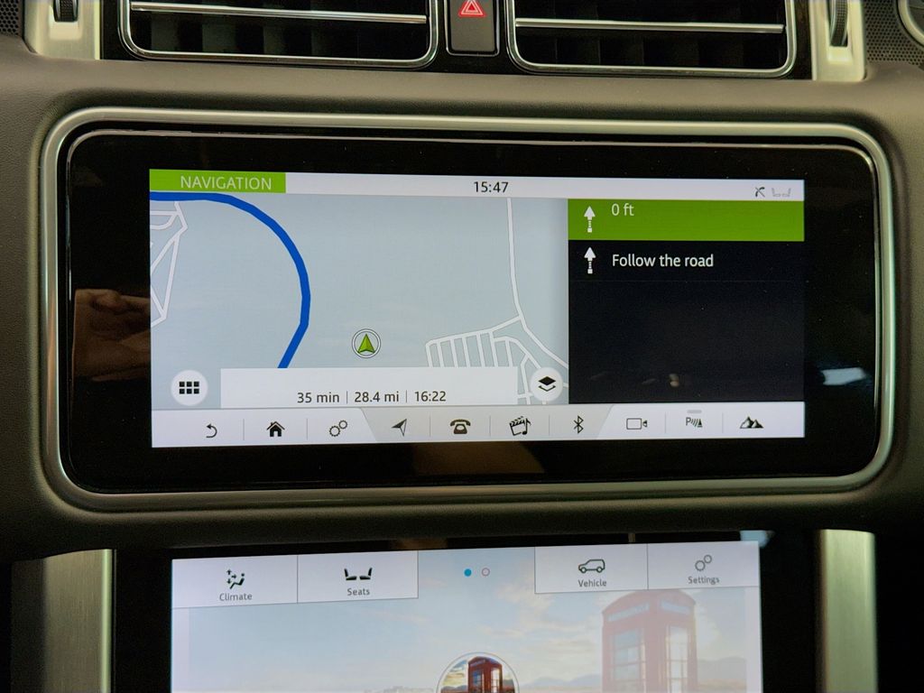 Thumbnail: 2020 Land Rover Range Rover - 16