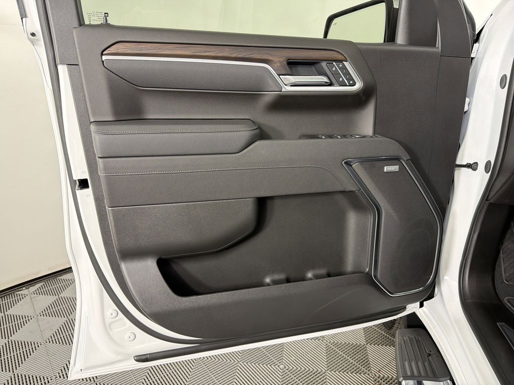 new 2026 GMC Sierra 1500 car, priced at $58,925