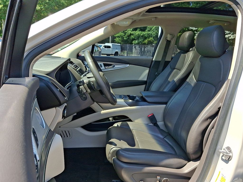 Thumbnail: 2019 Lincoln Nautilus - 14