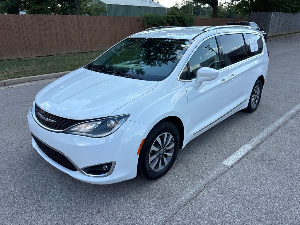 Bright White Clearcoat 2020 Chrysler Pacifica Minivan Front-Wheel Drive 9-Speed Automatic