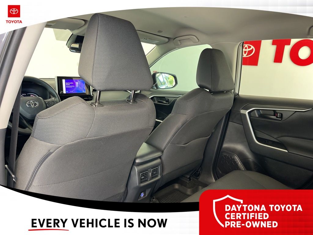 2024 Toyota RAV4 LE - Photo 26