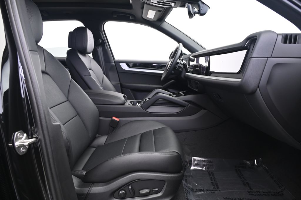 Thumbnail: 2025 Porsche Cayenne - 23