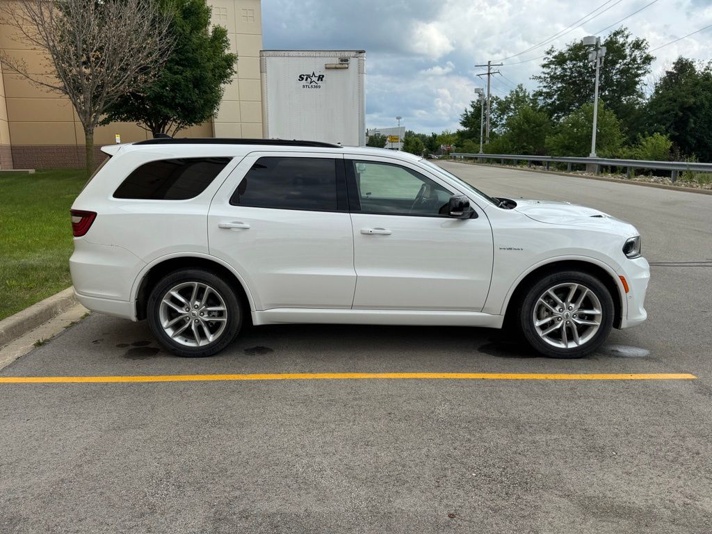 Used 2025 White Knuckle Clearcoat Dodge R/T Plus image 3