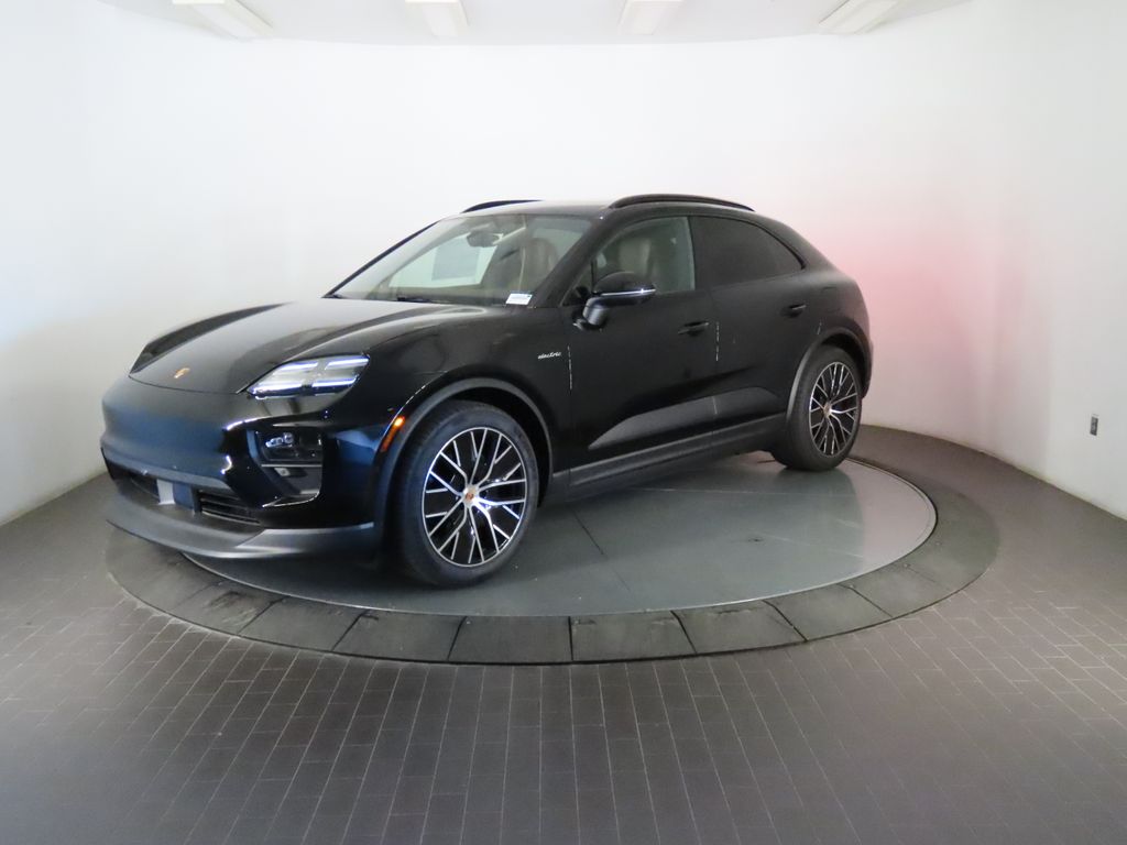 Thumbnail: 2026 Porsche Macan - 1
