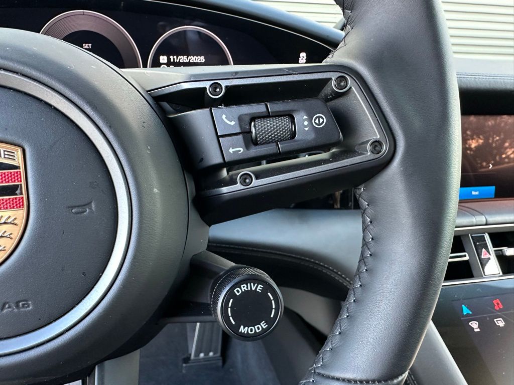 Thumbnail: 2025 Porsche Taycan - 15