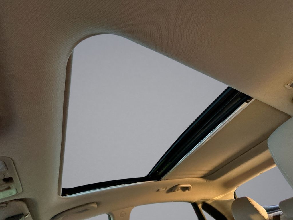 Thumbnail: 2014 Hyundai Elantra - 29
