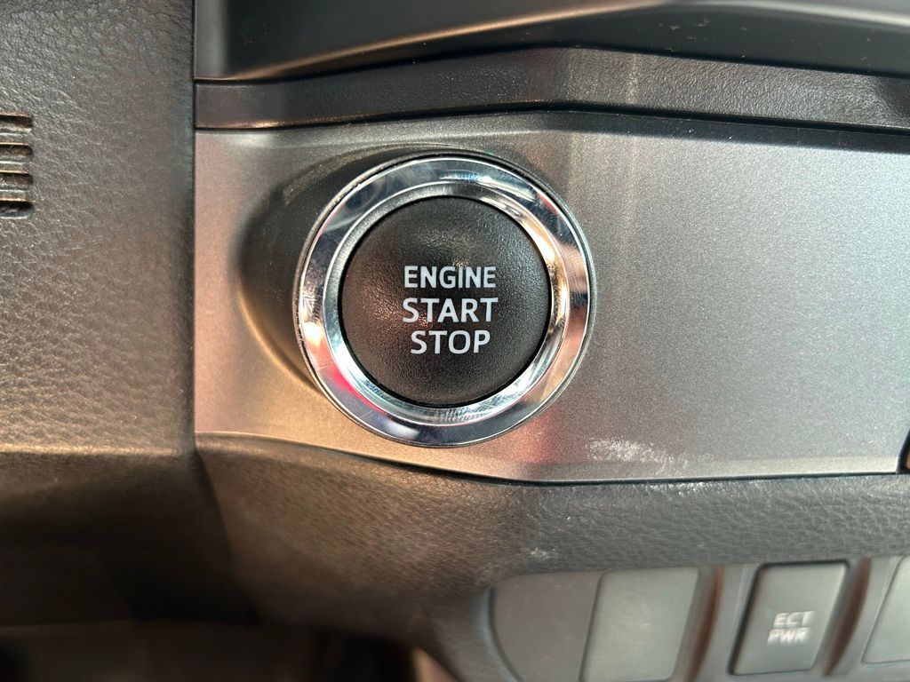 2021 Toyota Tacoma SR5 27