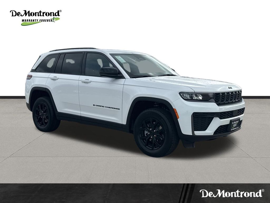 2026 Jeep Grand Cherokee Altitude White at Mac Haik CDJR North Houston