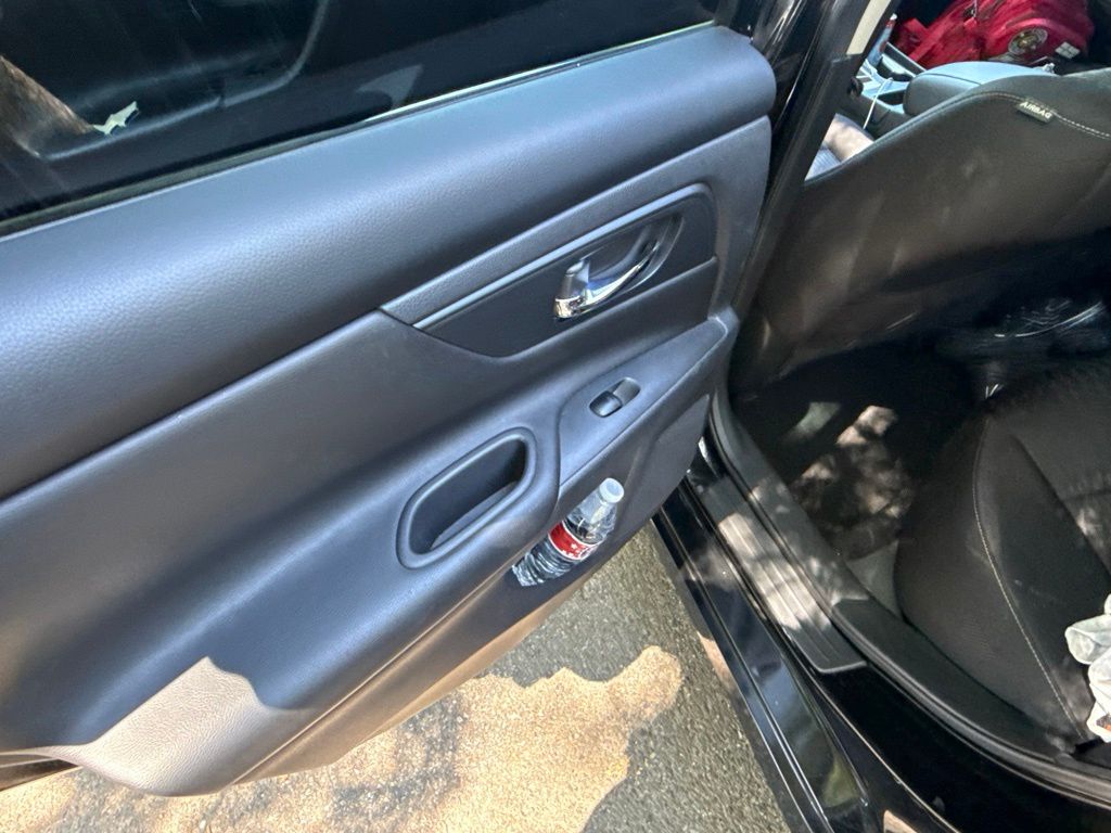 Used 2017 Black Nissan 2.5 S image 20