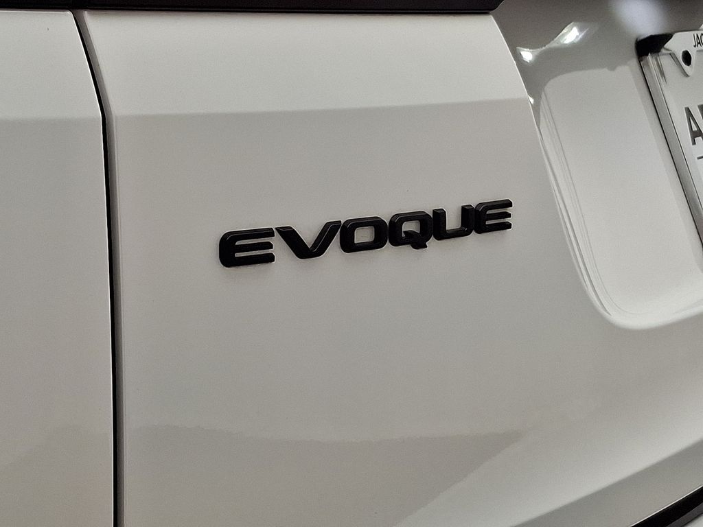 Thumbnail: 2026 Land Rover Range Rover Evoque - 32