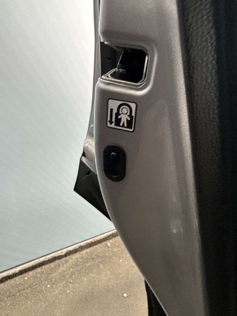 Thumbnail: 2019 Toyota RAV4 - 27