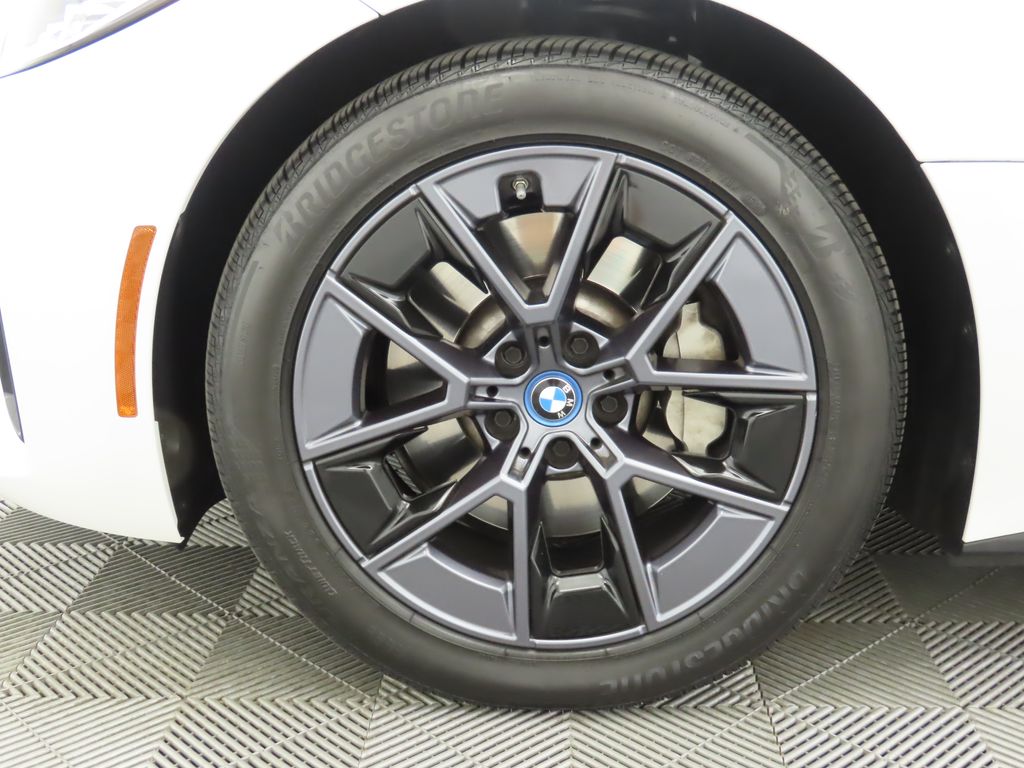 2022 BMW i4 eDrive40 31