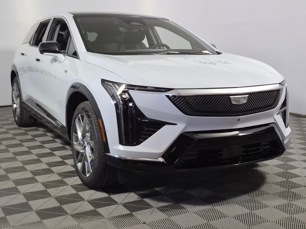 Vibrant White Tricoat 2027 Cadillac OPTIQ SUV / Crossover Rear-Wheel Drive 1-Speed Automatic