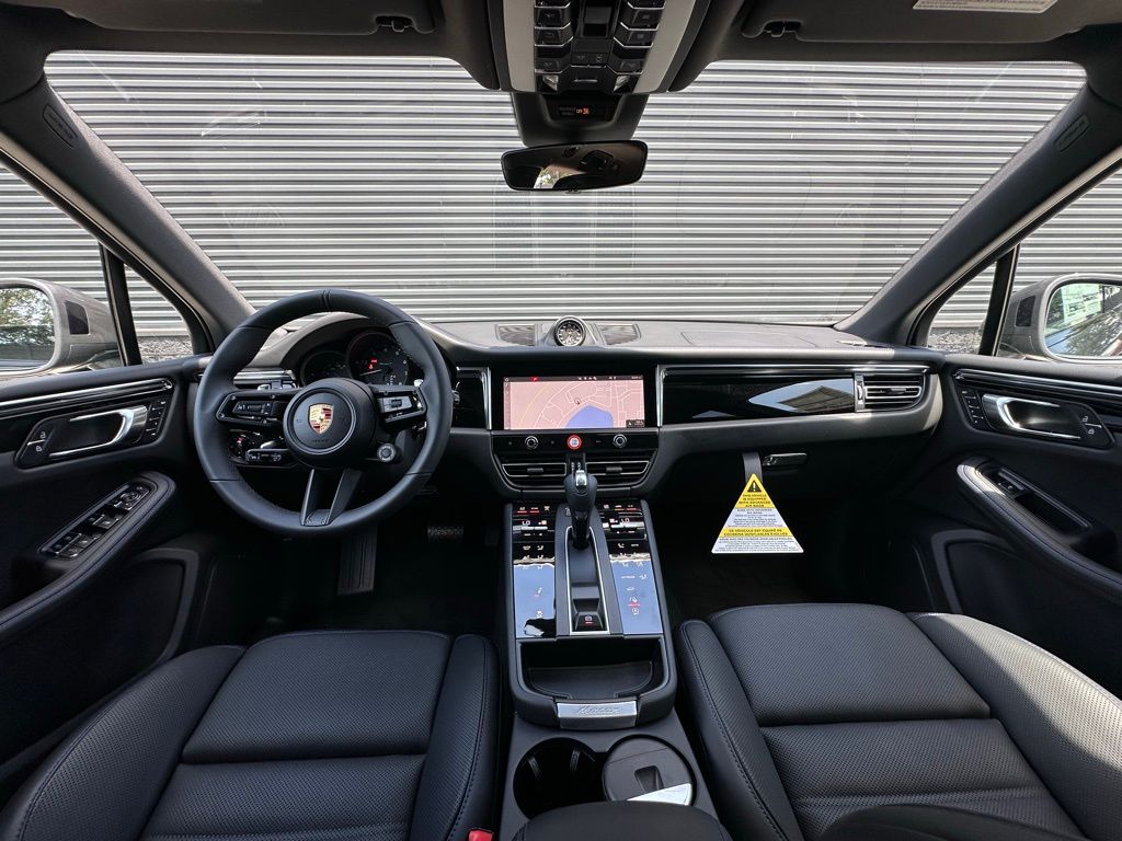 Thumbnail: 2026 Porsche Macan - 6